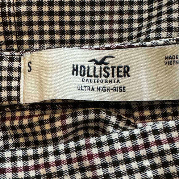 Hollister Houndstooth Ultra High Waisted A-Line Mini Skirt - Picture 6 of 7